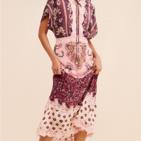 Farm Rio Glam Tapestry Laces Short-Sleeve Maxi Dress - Picture 5 of 16